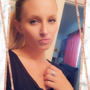 Meet your Posher, Corinna